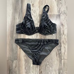 Athleta bikini set, top sz 34 B/C & bottoms sz XS